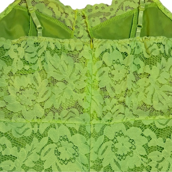 NWOT Neon Green Sheer Floral Lace Pattern Spaghetti Strap Dress - Size M - Picture 8 of 8